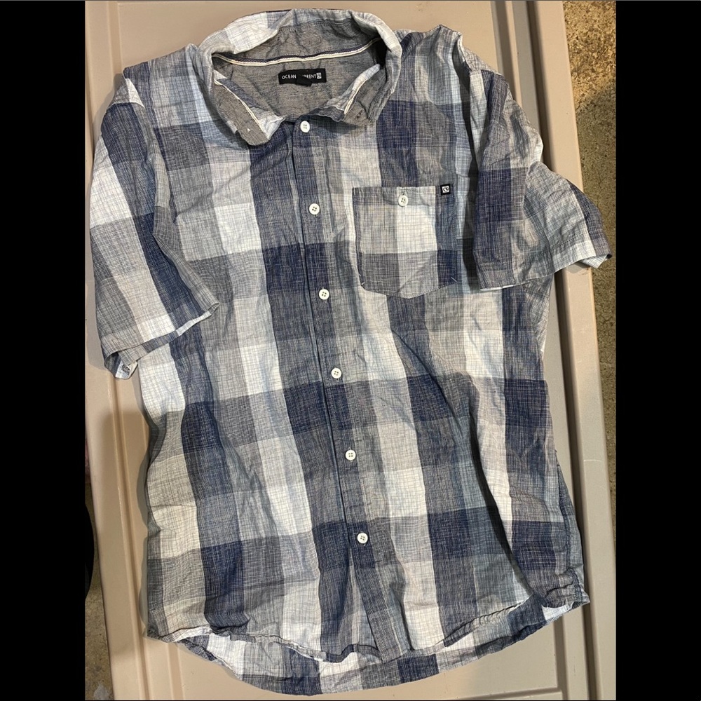 Men’s blue & gray plaid button down